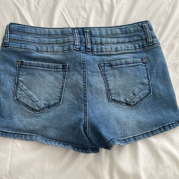 Blur Spice Jean Short - Picture 4 of 4